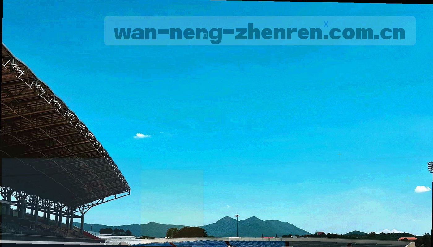 三层半透明面板错位堆叠的抽象示意
